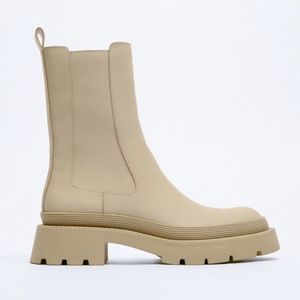 RUBBERIZED ANKLE BOOTS